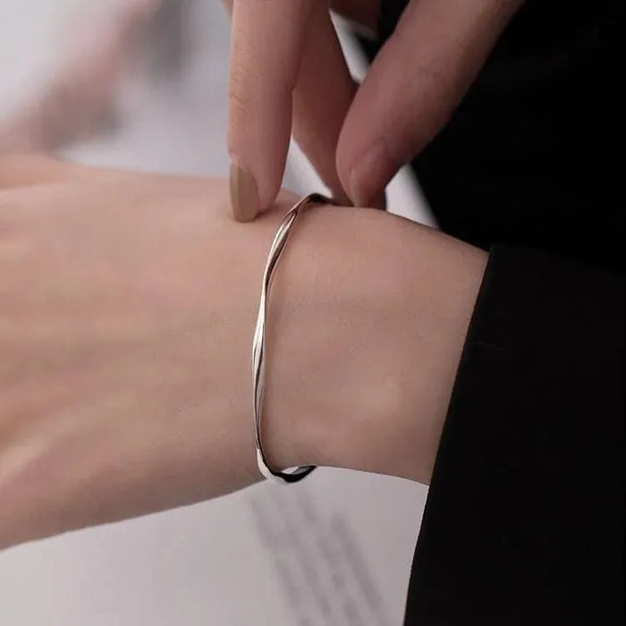 Luxuriöse Armreif-Kollektion mit Zirkonia