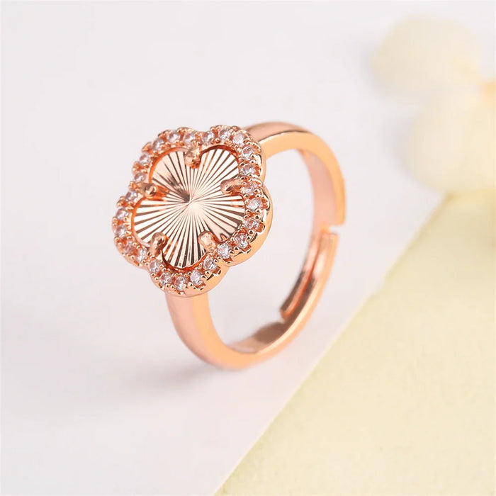 Blumenförmiger Einstellbarer Ring mit Emaille-Inlay und Zirkonia