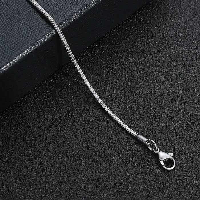 Minimalistisches Edelstahlarmband mit Schlangenkette