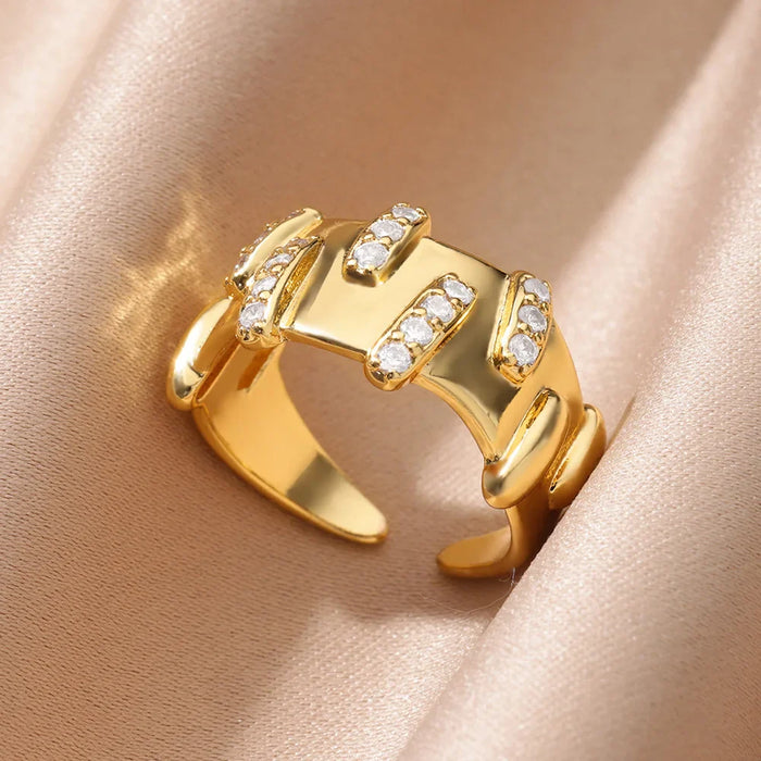 Goldene Ringe mit Zirkonia – Strahlende Eleganz für jeden Anlass