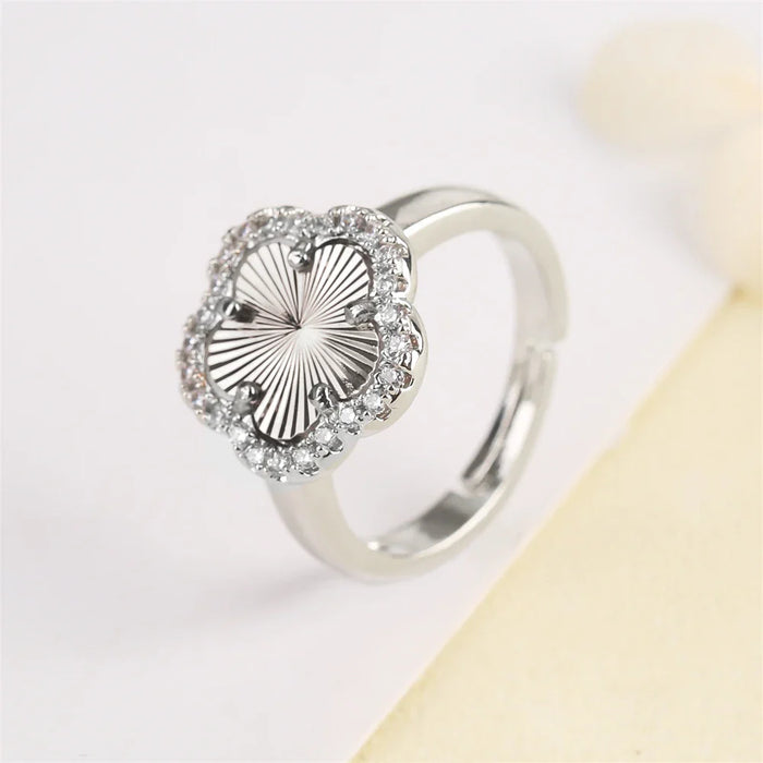 Blumenförmiger Einstellbarer Ring mit Emaille-Inlay und Zirkonia