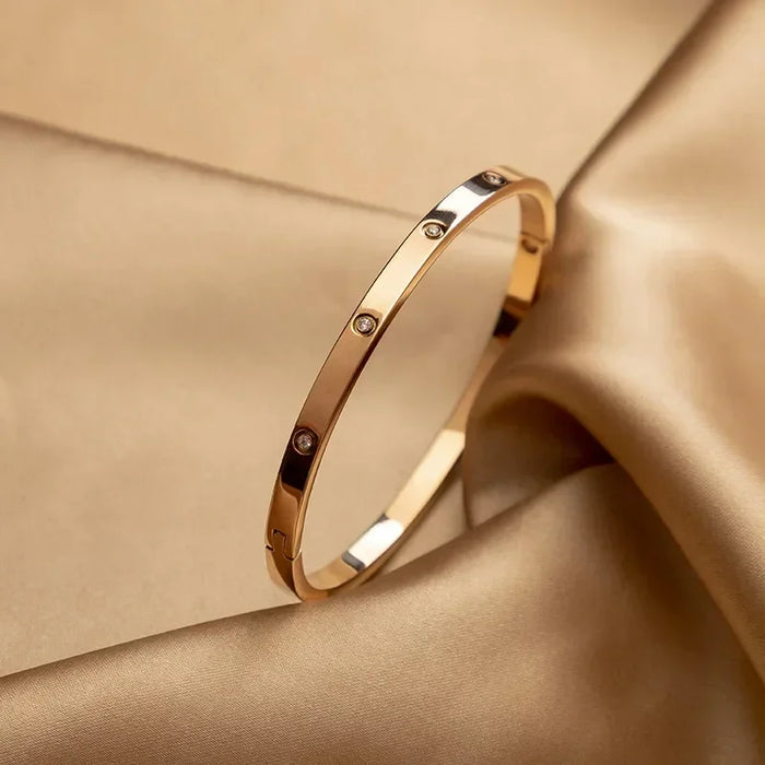 Luxuriöse Armreif-Kollektion mit Zirkonia
