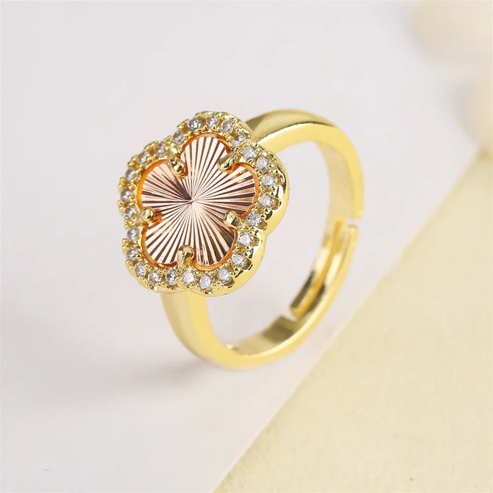 Blumenförmiger Einstellbarer Ring mit Emaille-Inlay und Zirkonia