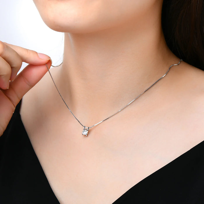 Golden Radiance Moissanite-Halskette