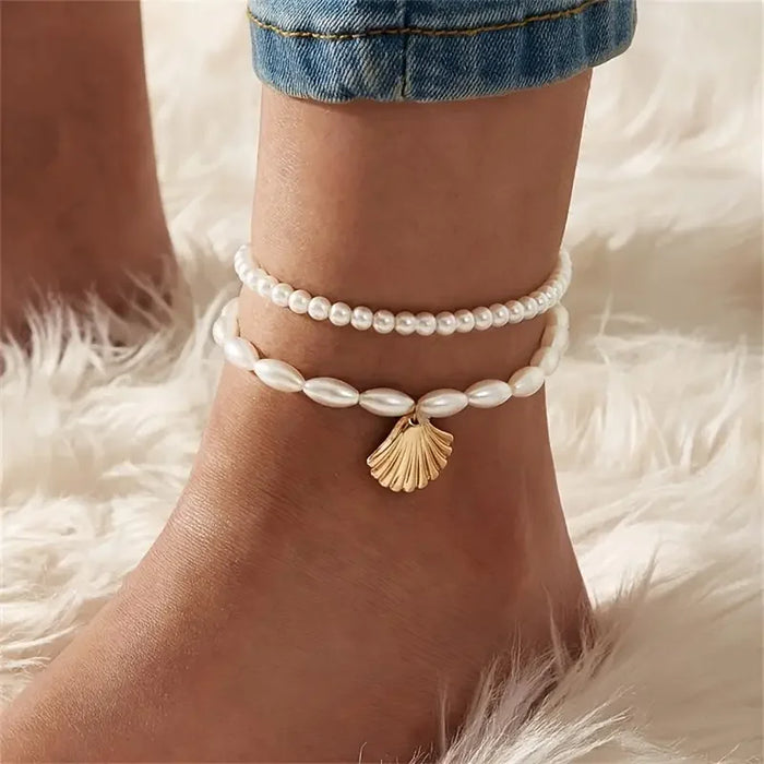 Boho-Perlen-Fußkettchen im Strand-Look mit Muschelanhängern