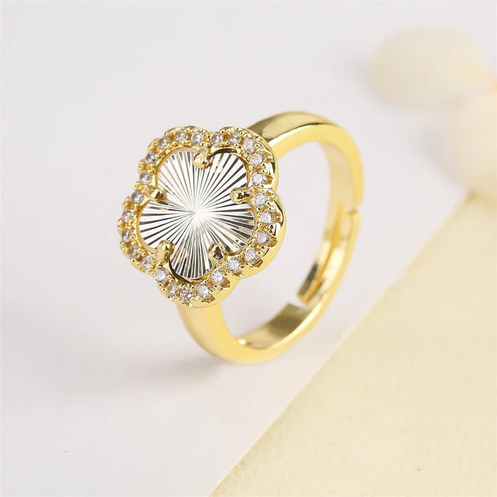 Blumenförmiger Einstellbarer Ring mit Emaille-Inlay und Zirkonia