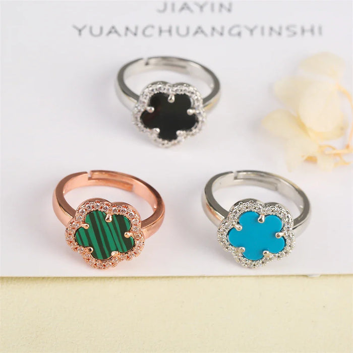 Blumenförmiger Einstellbarer Ring mit Emaille-Inlay und Zirkonia