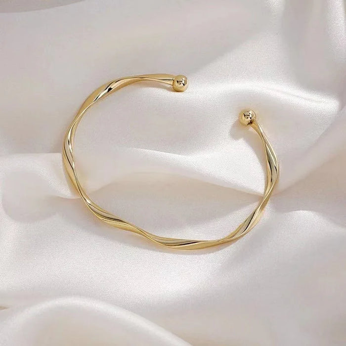Luxuriöse Armreif-Kollektion mit Zirkonia