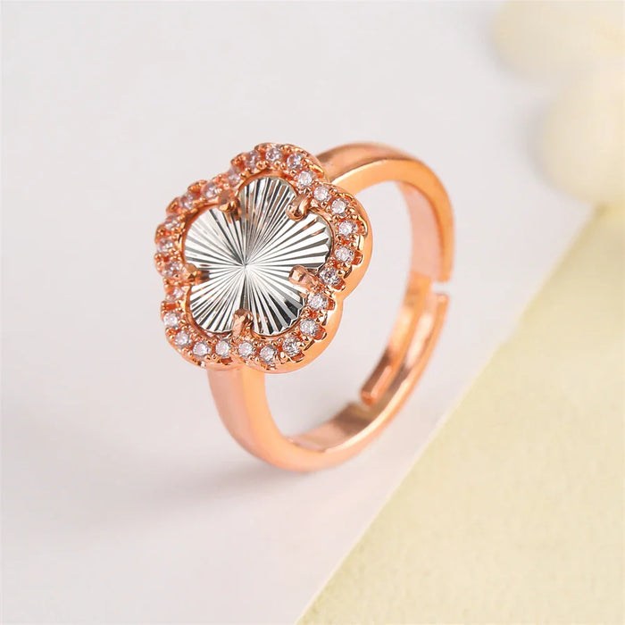 Blumenförmiger Einstellbarer Ring mit Emaille-Inlay und Zirkonia