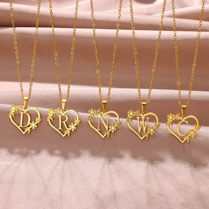 Personalisierte Herz-Kette mit Blumen & Initialen
